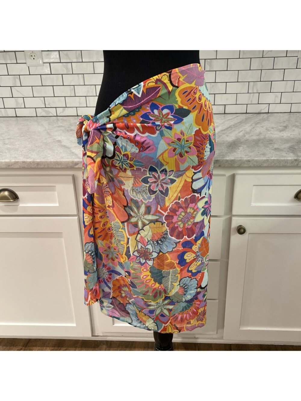 Bleu Rod Beattie Swim Sarong Scarf ‎ Womens Small to Medium Blue Pink Floral New